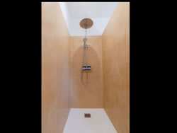 Spacious and modern walk-in shower in the Passeron guest room, South of France