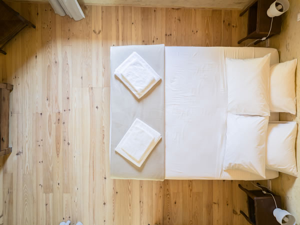 Pastoreta suite at Domaine des Périès: a charming B&B room with heritage character near Castelnaudary